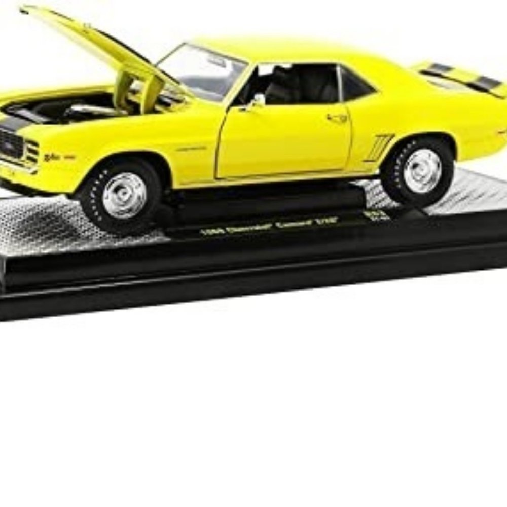 NIB M2 Die-cast 1:24 1969 Chevrolet Camaro Z/28 Daytona Yellow